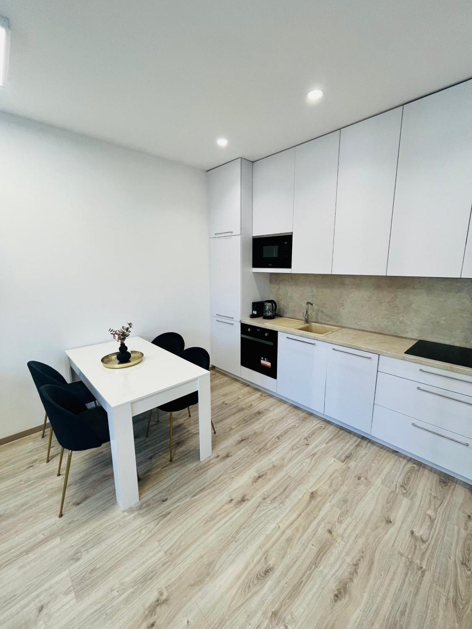 Apartment Riviera Centrum, Private Parking And Smart Check In Banska Bystrica Bagian luar foto
