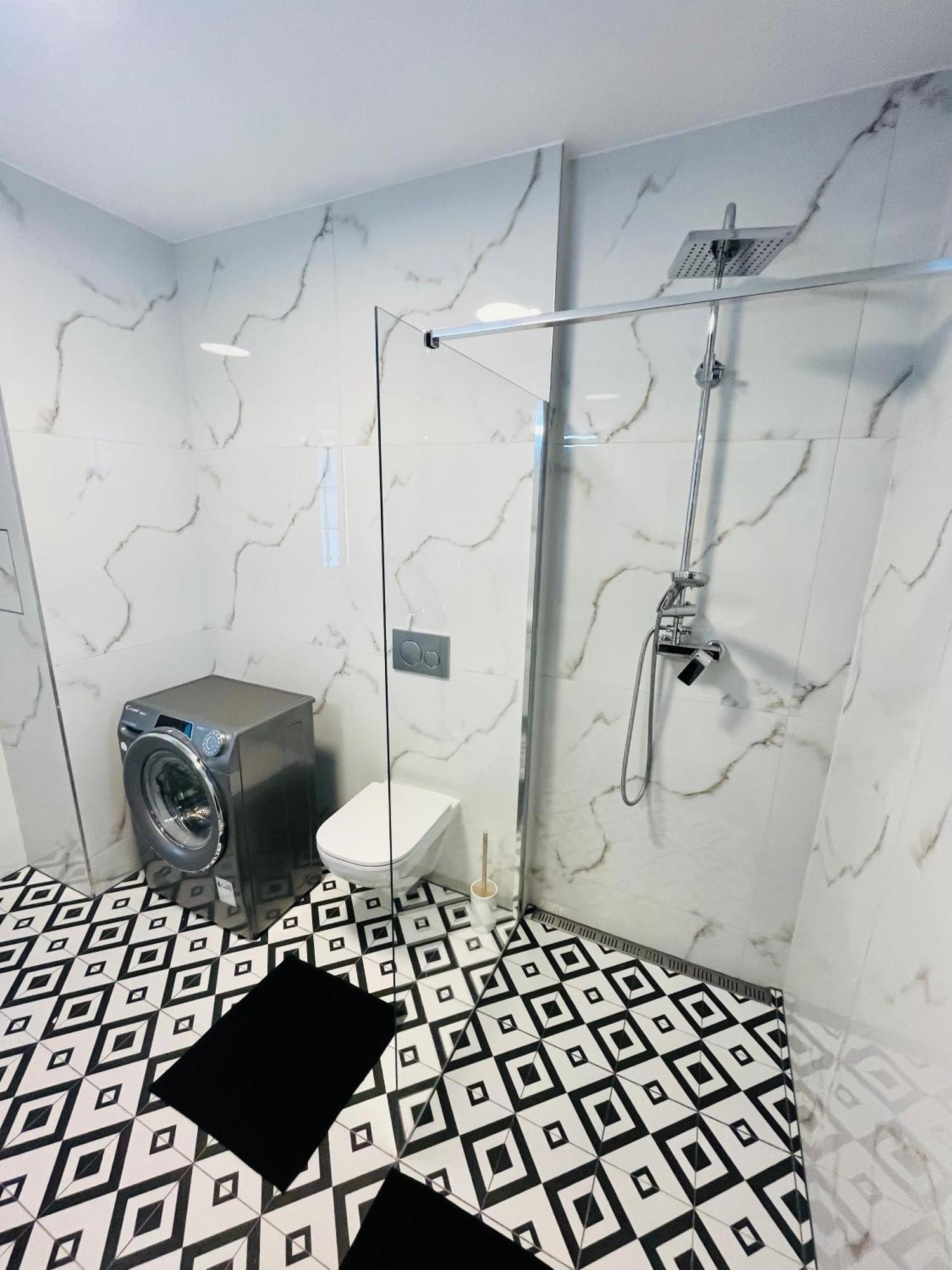 Apartment Riviera Centrum, Private Parking And Smart Check In Banska Bystrica Bagian luar foto