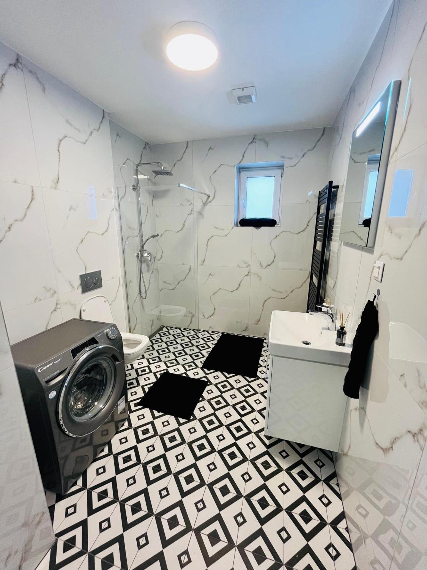 Apartment Riviera Centrum, Private Parking And Smart Check In Banska Bystrica Bagian luar foto